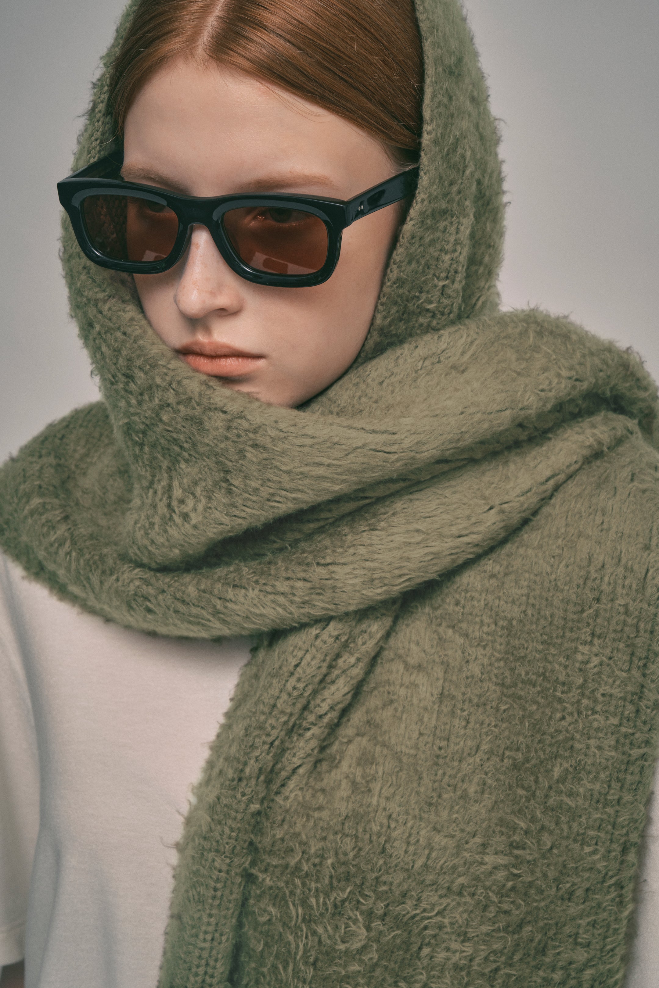 TV SHADES BLACK – SimplyComplicated