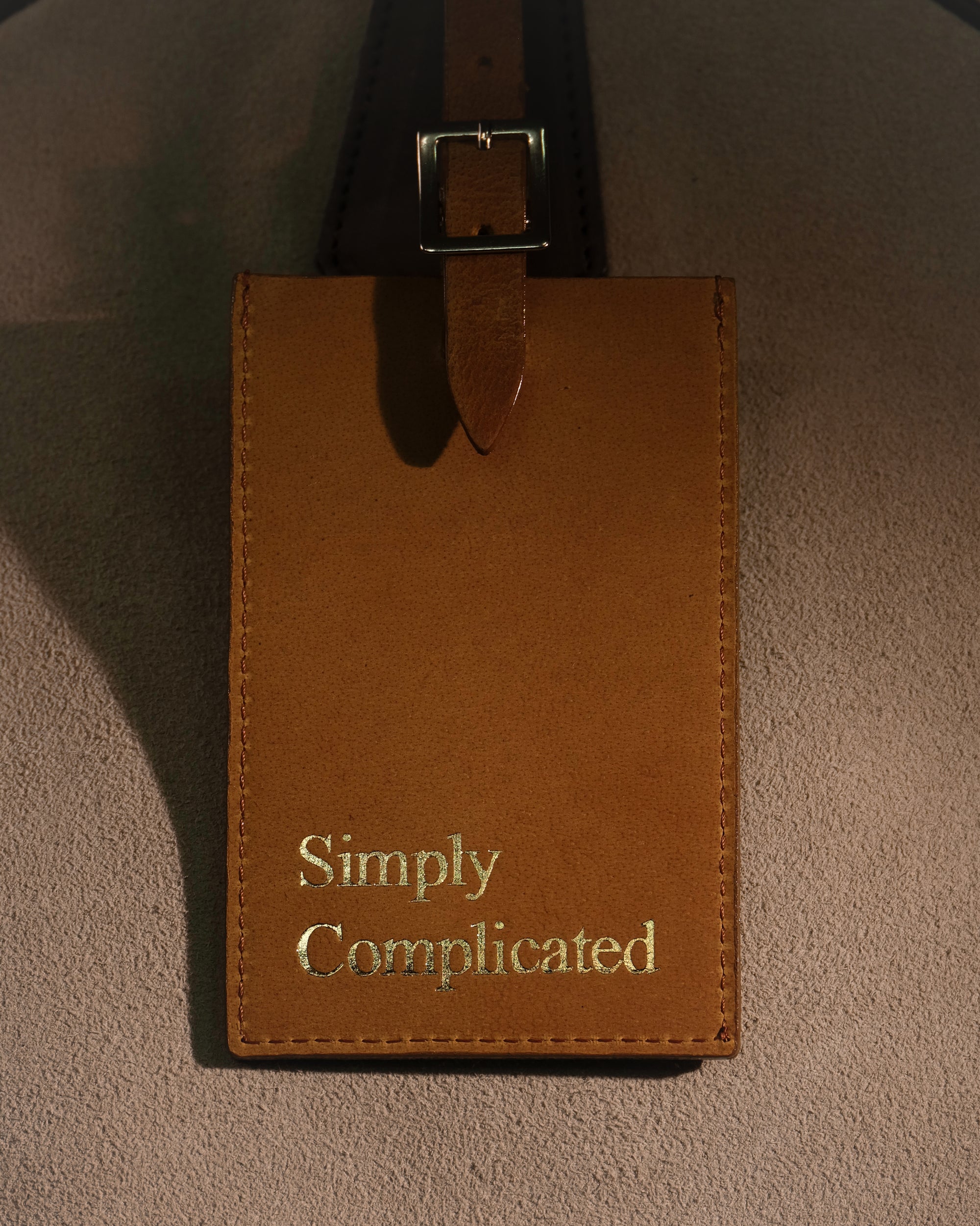 TRAVELER LEATHER TAG CAMEL
