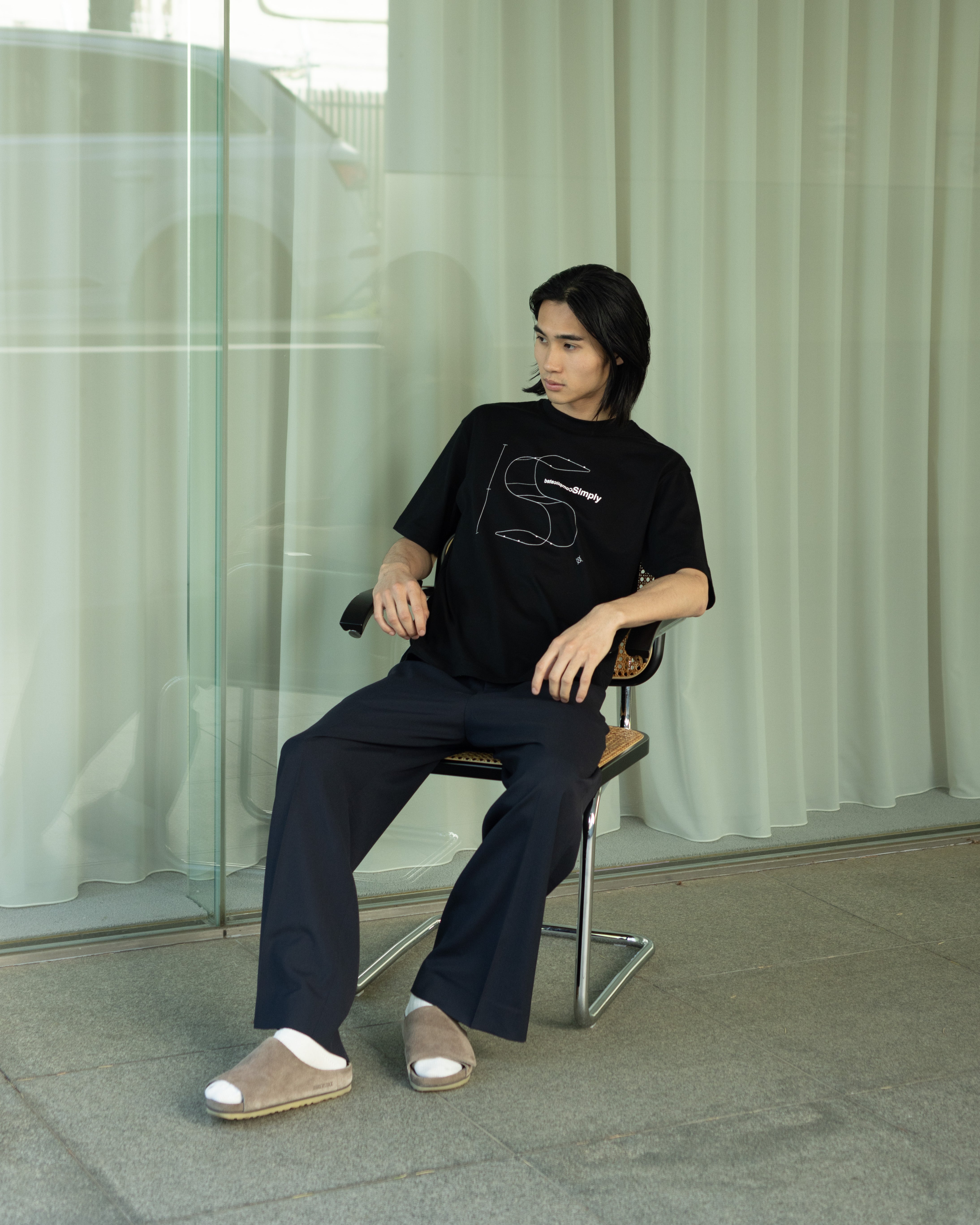 CHAIR TEE BLACK – SimplyComplicated