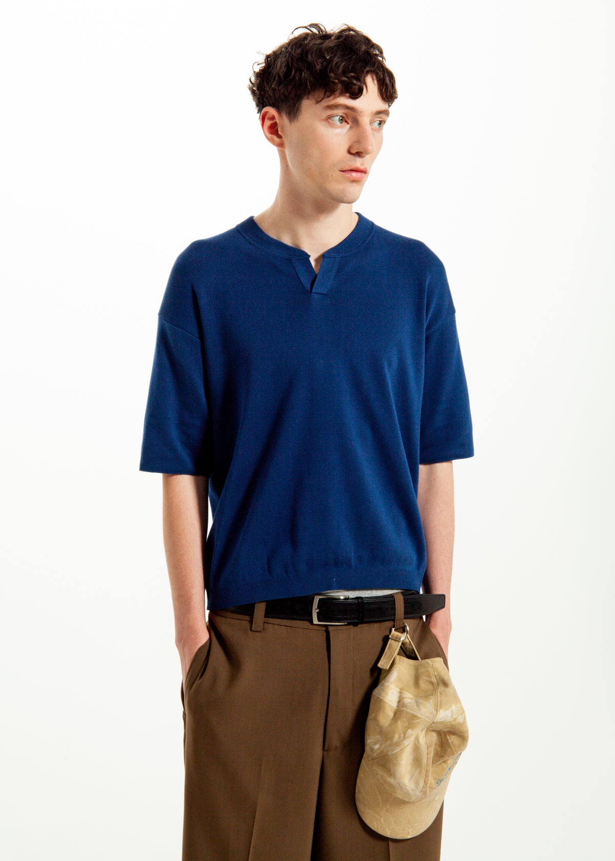 SPLIT S/S KNIT TEE NAVY – SimplyComplicated