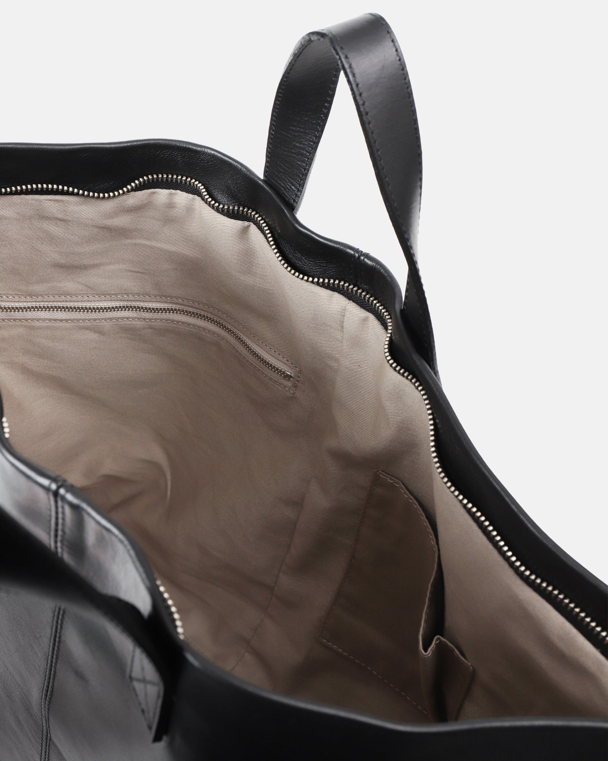 ESSENTIAL LEATHER TOTE BAG