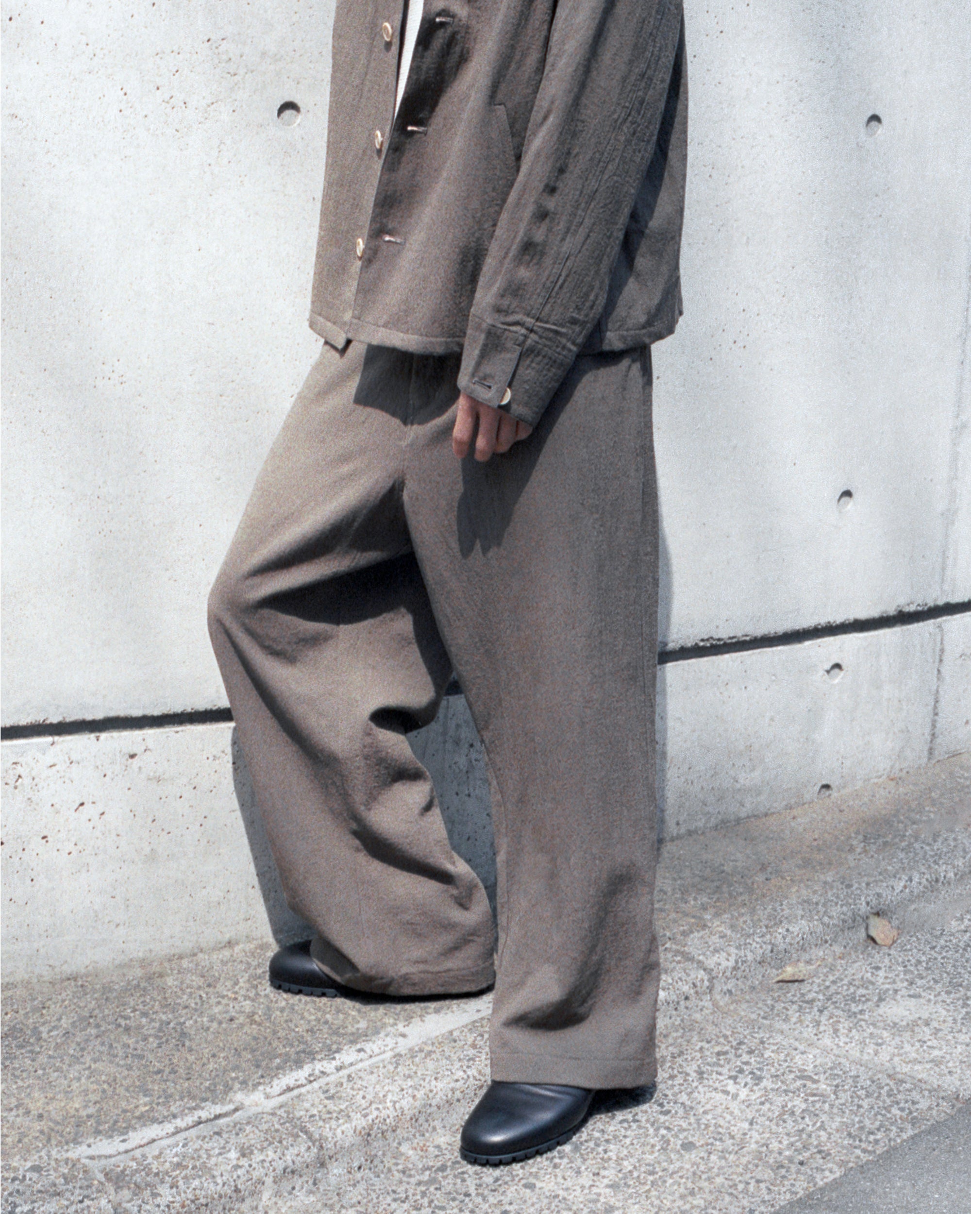 UNEVEN WOOL LOOSE TROUSERS